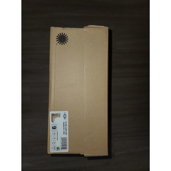 Cream UGGs, brand new, never worn, size 9 - Picture 4 of 6